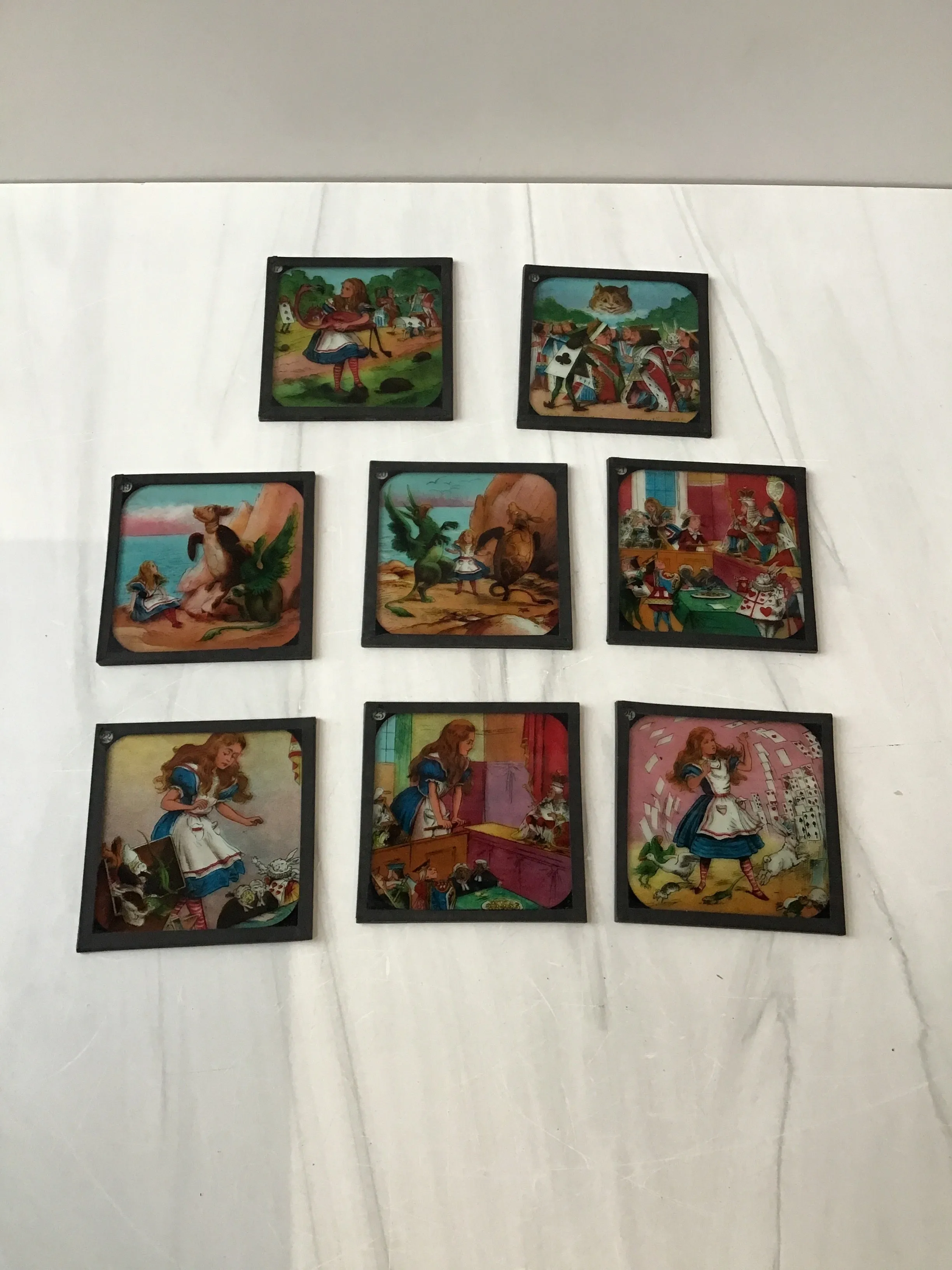 -Alice in Wonderland 24 box slide set*