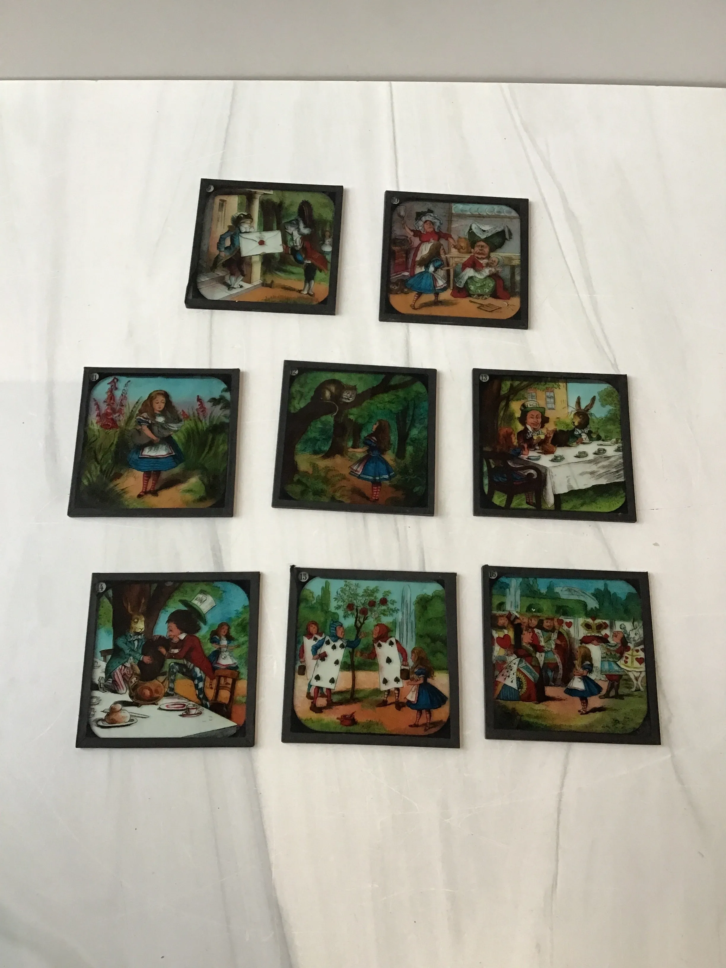 -Alice in Wonderland 24 box slide set*