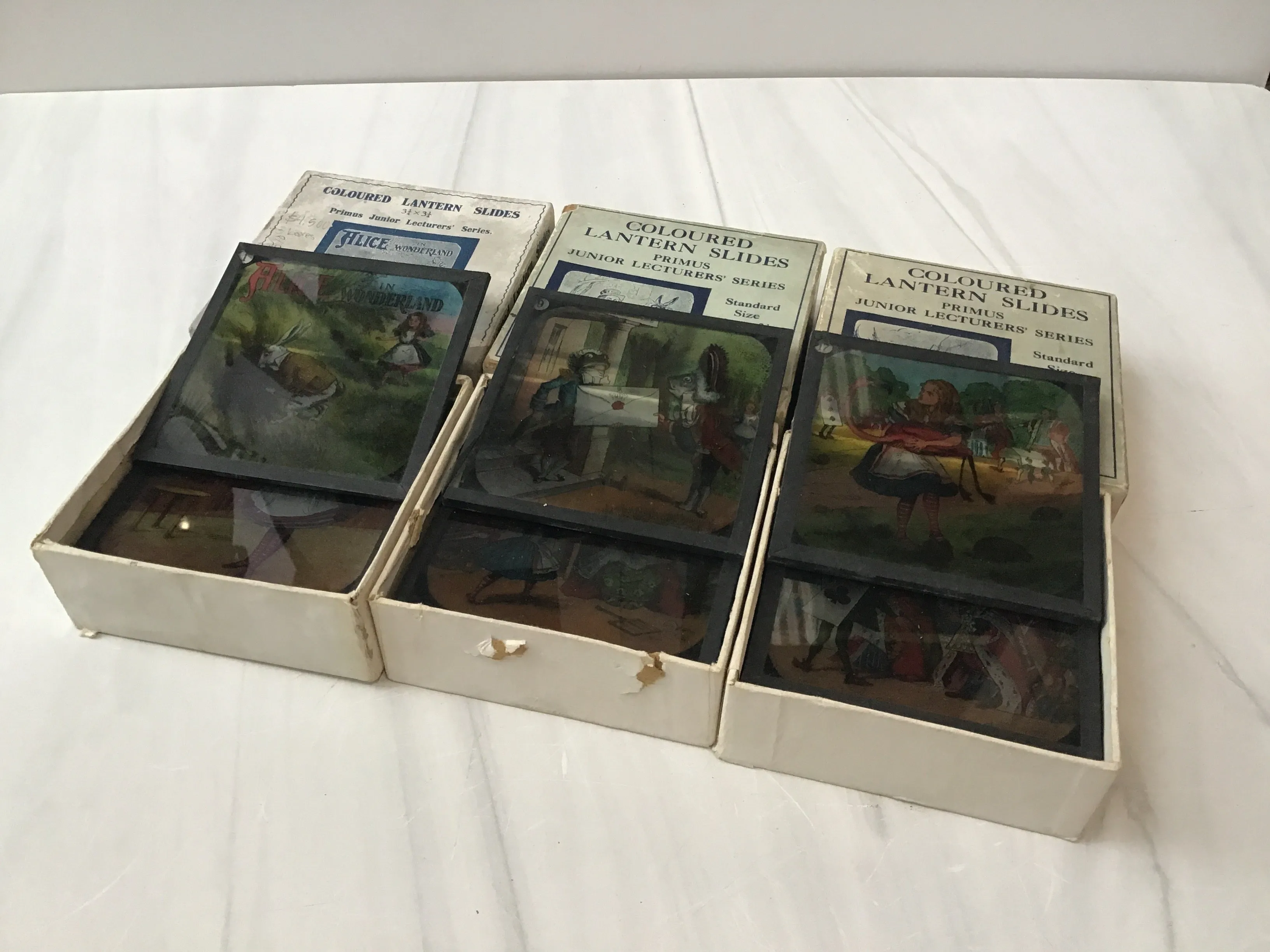 -Alice in Wonderland 24 box slide set*