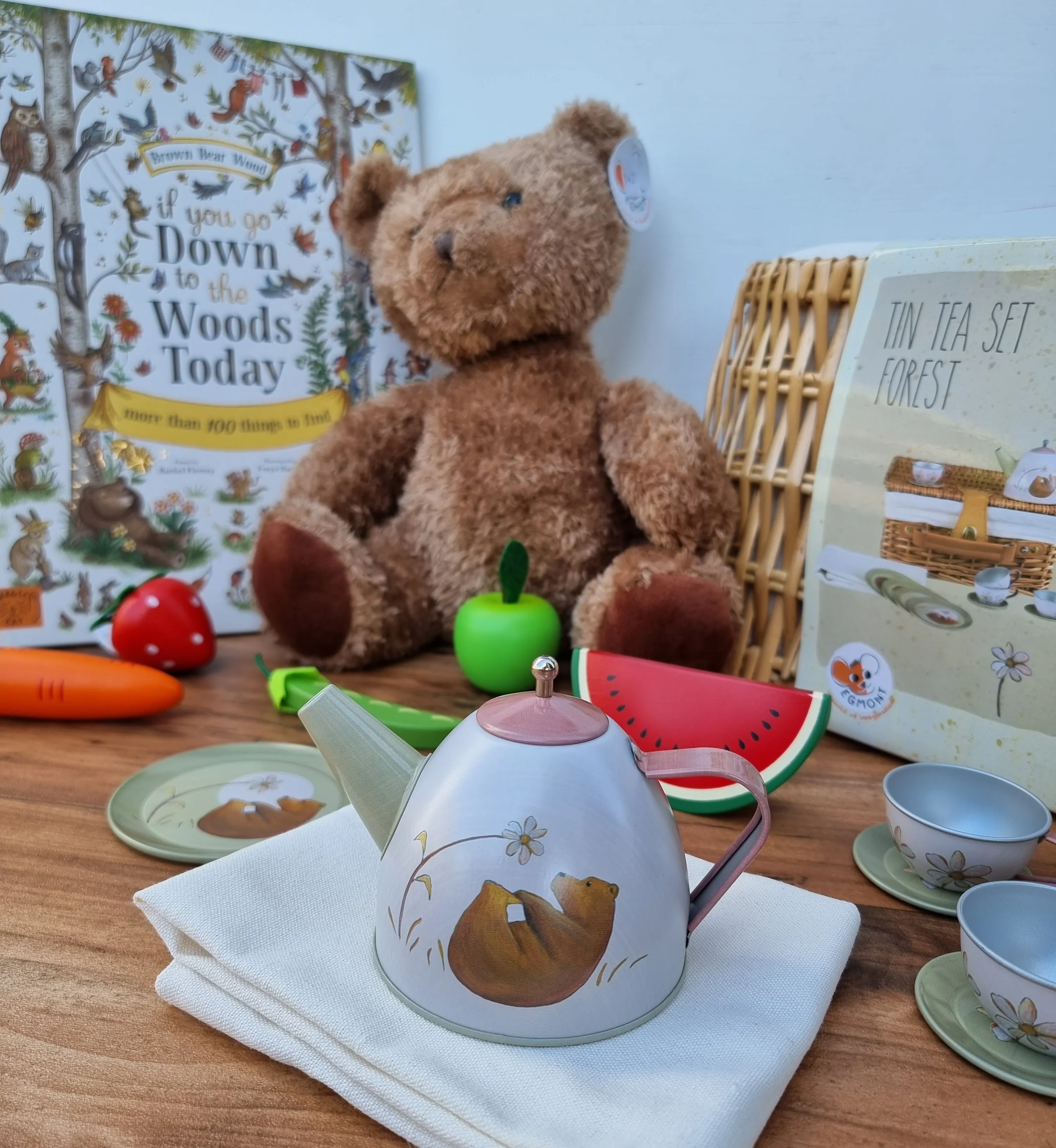 Tin Tea Set Forest in Wicker Basket